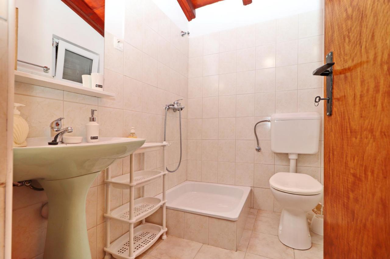 Holiday home Zule Zrnovo